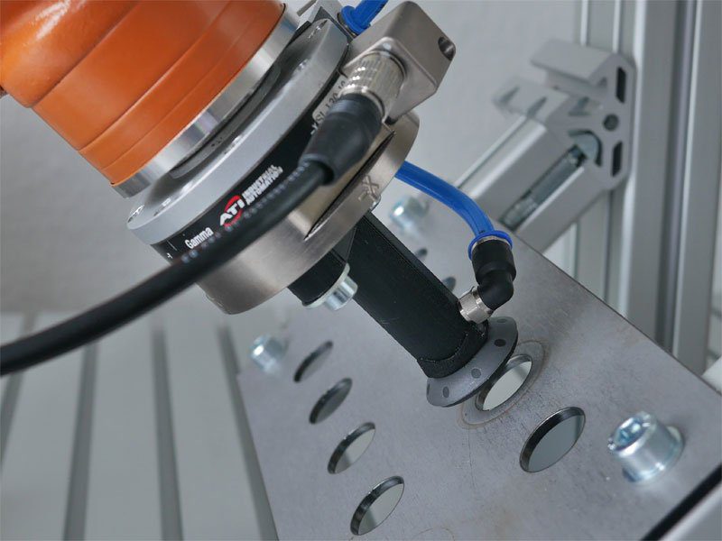 ArtiMinds Robotics - Robot applications for mechanical assembly